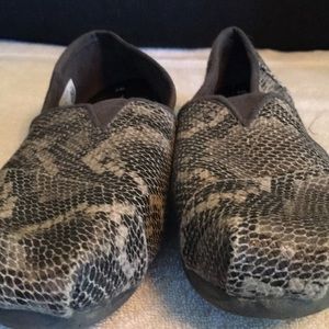 Toms Slip Ons